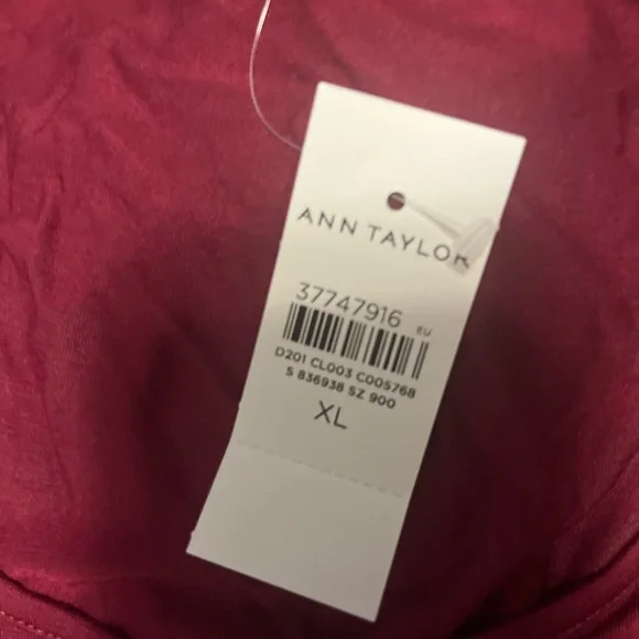 Ann Taylor Classic Rich Mulberry Scoop Neck top - Picture 2 of 2